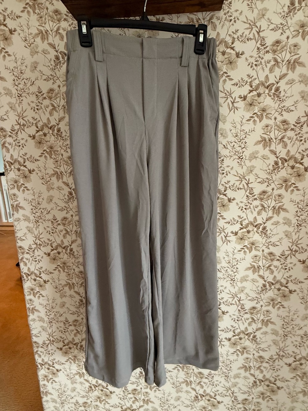 HALARA Wide-Leg Women's Pants in Light Gray